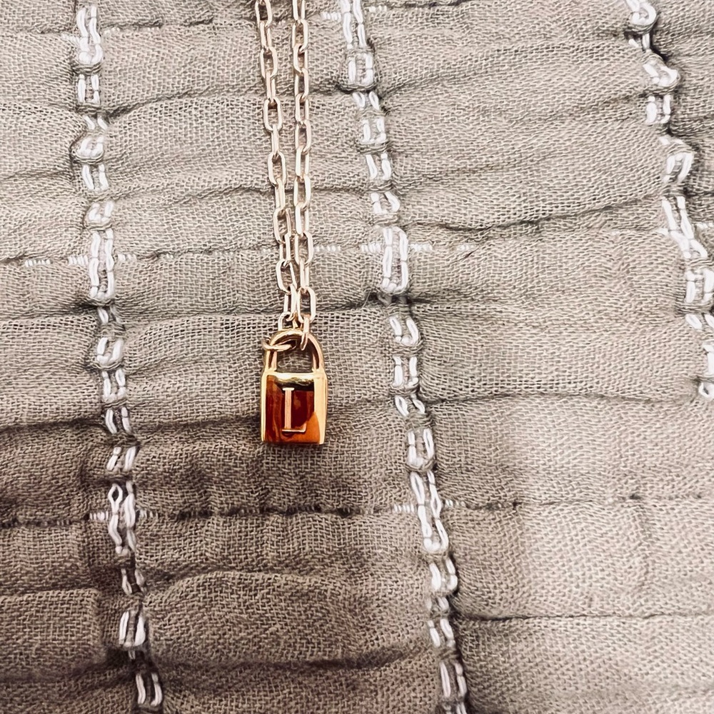 Elegant Gold Necklace